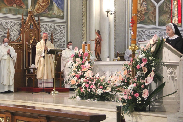 Eucharystii przewodniczył ordynariusz.