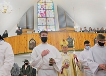 	Instrument poświęcił bp Stanisław Salaterski.