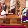 Uroczystości pogrzebowe rozpoczęły się 26 kwietnia.