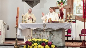 Spotkanie rozpoczęło się od Eucharystii.