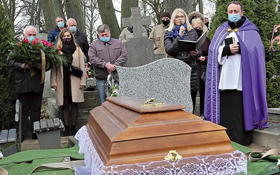 ▲	Zasługi zmarłego przypomniała Krystyna Czajka-Opanowicz.
