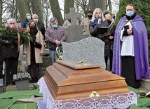 ▲	Zasługi zmarłego przypomniała Krystyna Czajka-Opanowicz.