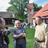 ▲	Ksiądz diecezjalny, dziewica konsekrowana, zakonnik.