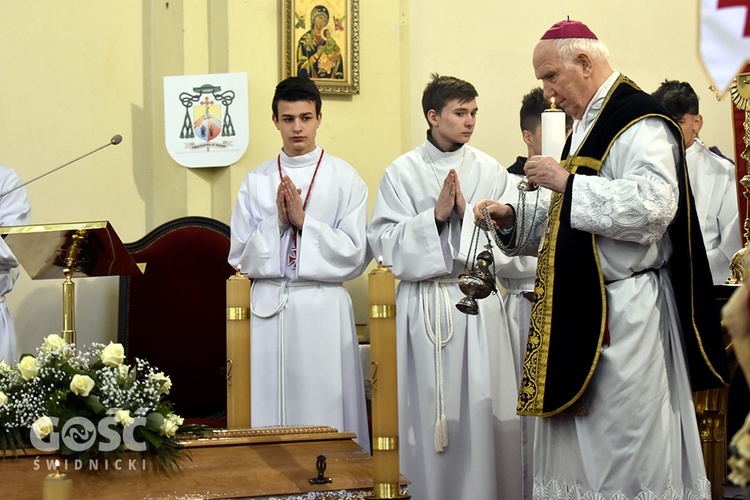 Wałbrzych. Pogrzeb s. Sylwii, zakrystianki parafii pw. św. Jerzego i MB Różańcowej