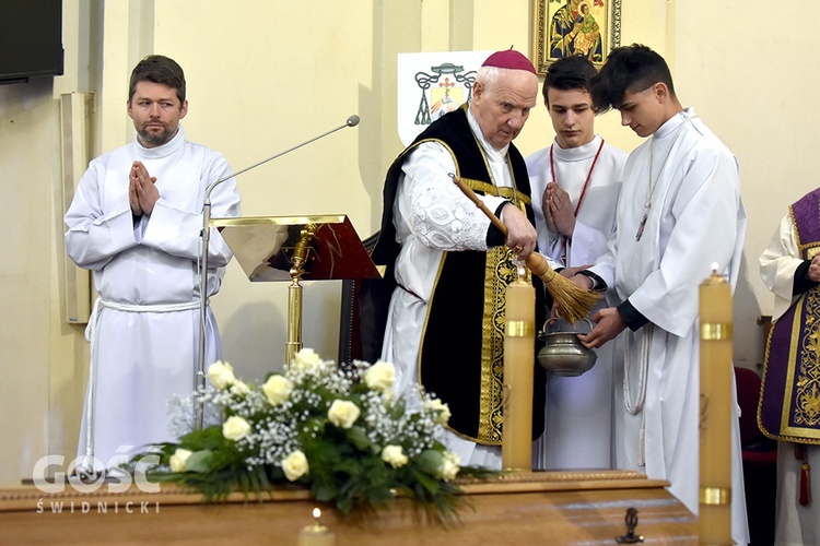 Wałbrzych. Pogrzeb s. Sylwii, zakrystianki parafii pw. św. Jerzego i MB Różańcowej