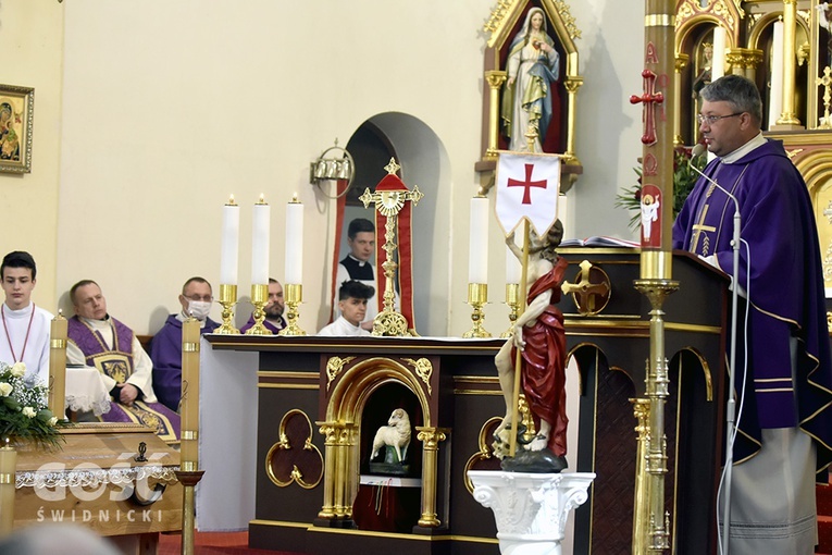 Wałbrzych. Pogrzeb s. Sylwii, zakrystianki parafii pw. św. Jerzego i MB Różańcowej