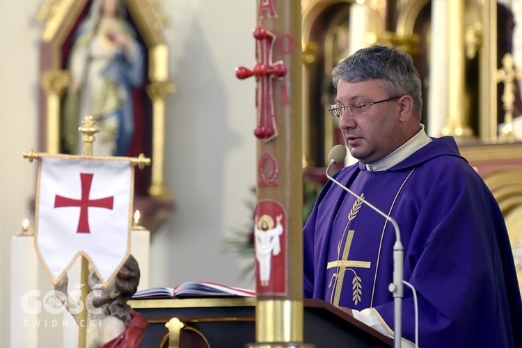 Wałbrzych. Pogrzeb s. Sylwii, zakrystianki parafii pw. św. Jerzego i MB Różańcowej