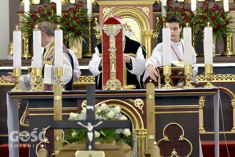 Wałbrzych. Pogrzeb s. Sylwii, zakrystianki parafii pw. św. Jerzego i MB Różańcowej