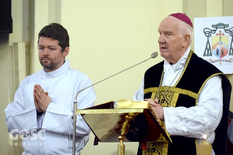 Wałbrzych. Pogrzeb s. Sylwii, zakrystianki parafii pw. św. Jerzego i MB Różańcowej
