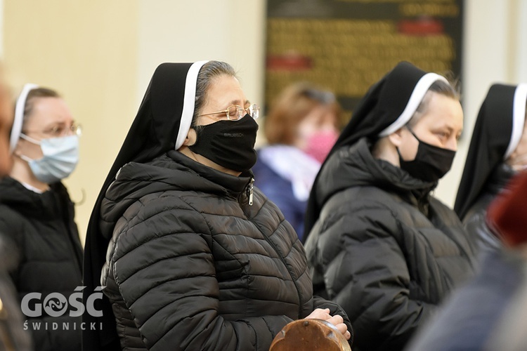 Wałbrzych. Pogrzeb s. Sylwii, zakrystianki parafii pw. św. Jerzego i MB Różańcowej