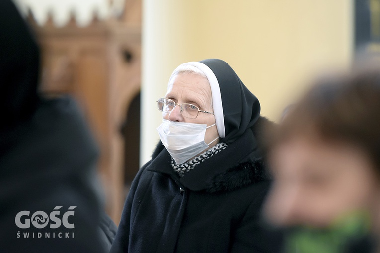 Wałbrzych. Pogrzeb s. Sylwii, zakrystianki parafii pw. św. Jerzego i MB Różańcowej