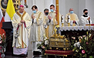 Była to pierwsza Eucharystia sprawowana przez metropolitę gdańskiego w bazylice Mariackiej.