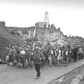 10.08.1982 r. Pielgrzymi po raz pierwszy na Górce Przeprośnej.