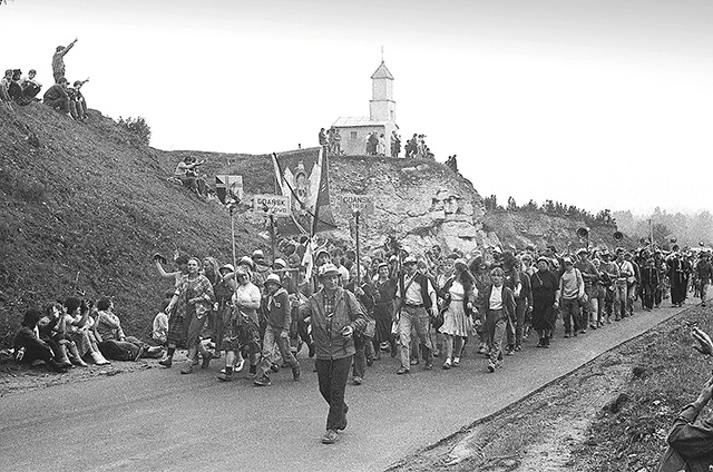 10.08.1982 r. Pielgrzymi po raz pierwszy na Górce Przeprośnej.