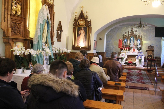 Lipiny. Peregrynacja szaty Matki Bożej Pomyślności z Quito