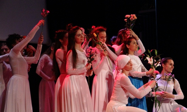 Podaruj im trochę tańca