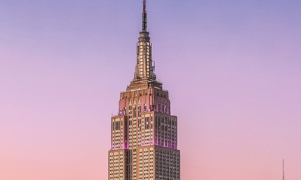 Empire State Building ma 391 metrów wysokości. Jego budowa trwała 410 dni.