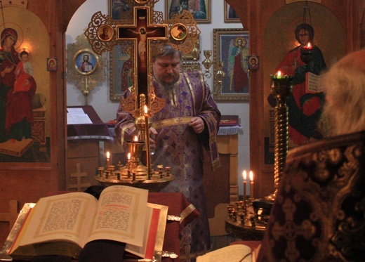 Jutrznia Wielkiego Piątku w cerkwi w Kędzierzynie-Koźlu