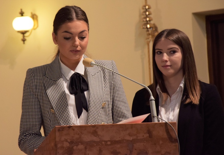 Zakończenie roku szkolnego klas maturalnych w "Klasyku"