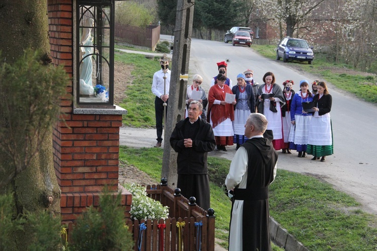 Łękawka. Poświęcenie kapliczki Matki Bożej Królowej Pokoju