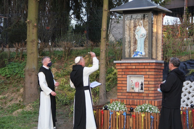 Łękawka. Poświęcenie kapliczki Matki Bożej Królowej Pokoju