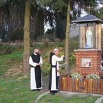 Łękawka. Poświęcenie kapliczki Matki Bożej Królowej Pokoju