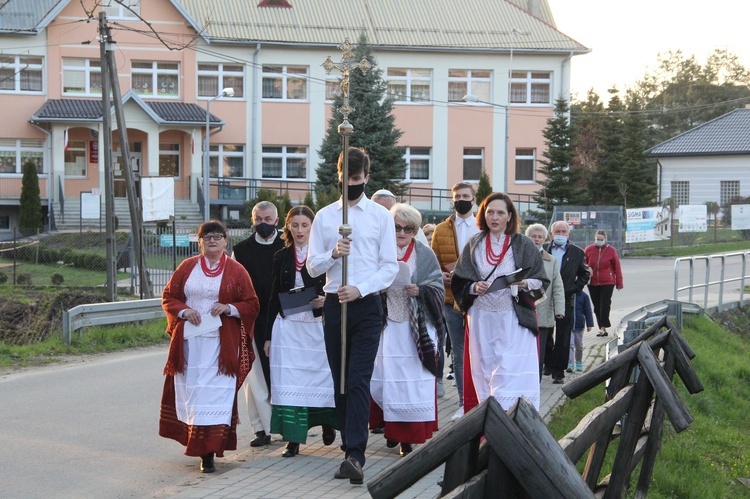 Łękawka. Poświęcenie kapliczki Matki Bożej Królowej Pokoju