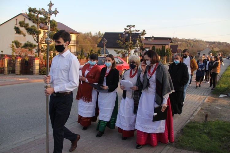 Łękawka. Poświęcenie kapliczki Matki Bożej Królowej Pokoju