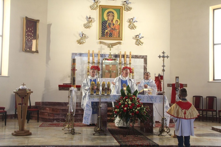 Łękawka. Poświęcenie kapliczki Matki Bożej Królowej Pokoju