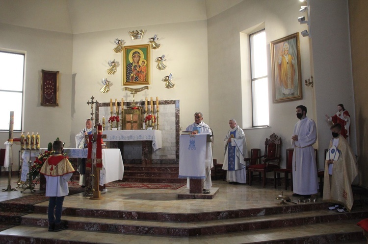 Łękawka. Poświęcenie kapliczki Matki Bożej Królowej Pokoju