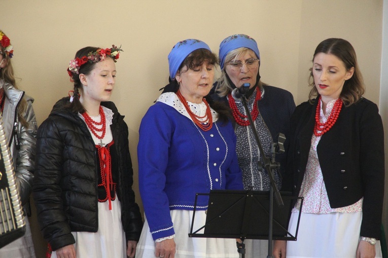 Łękawka. Poświęcenie kapliczki Matki Bożej Królowej Pokoju