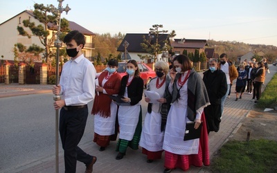 Łękawka. Poświęcenie kapliczki Matki Bożej Królowej Pokoju