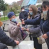 Uczniowie kwestują dla pacjentów hospicjum