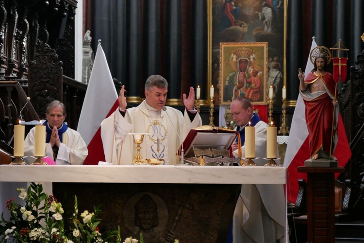 Eucharystia za śp. abp. Gocłowskiego