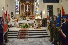 Mszy św. przewodniczył i kazanie wygłosił ks. mjr Łukasz Hubacz, proboszcz parafii św. Stanisława.