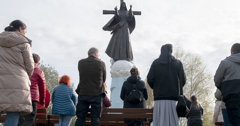 Wiosna u stóp Matki Bożej 
