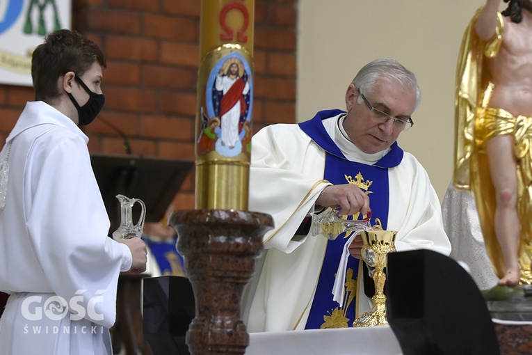 Świdnica. 40. rocznica powstania parafii i 20. rocznica poświęcenia kościoła