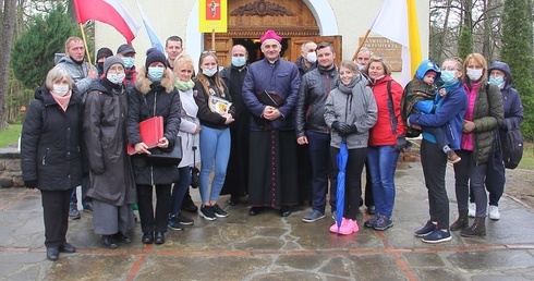Zmoknięci, lecz pokrzepieni