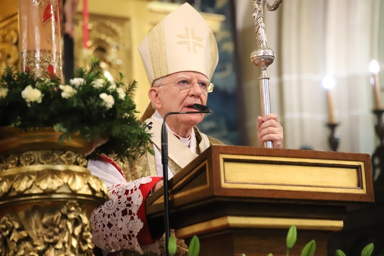 Abp Jędraszewski: Profanowanie imienia lub wizerunku Maryi to odcięcie się od tego, co stanowi Polskę