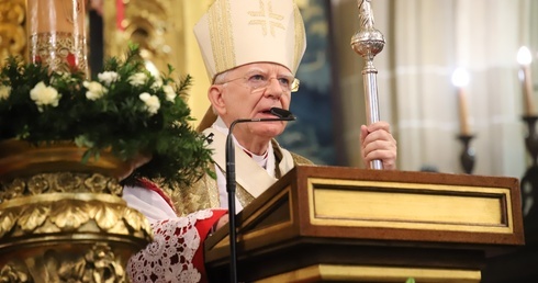 Abp Jędraszewski: Profanowanie imienia lub wizerunku Maryi to odcięcie się od tego, co stanowi Polskę