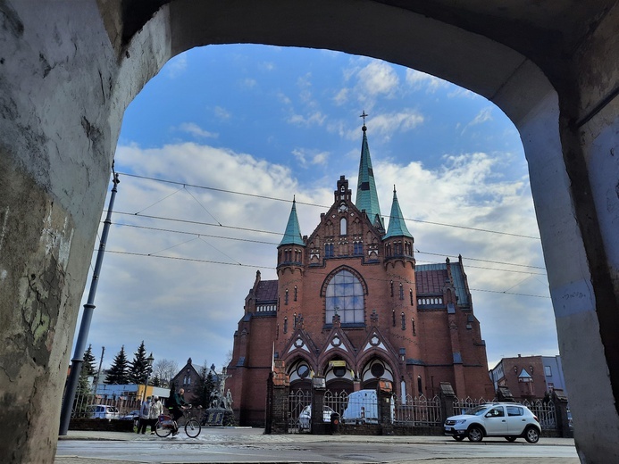 Załęże - kościół w Katowicach, wzniesiony po straszliwej katestrofie