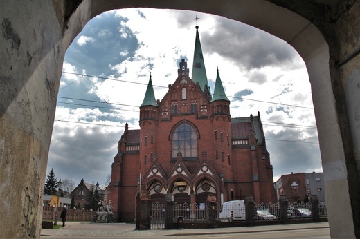 Załęże - kościół w Katowicach, wzniesiony po straszliwej katestrofie