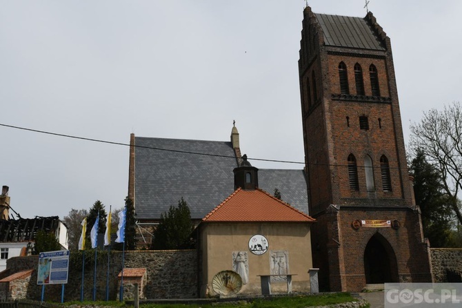 Pożar plebanii w Jakubowie już ugaszony