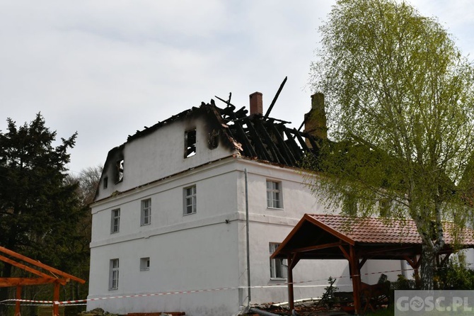 Pożar plebanii w Jakubowie już ugaszony