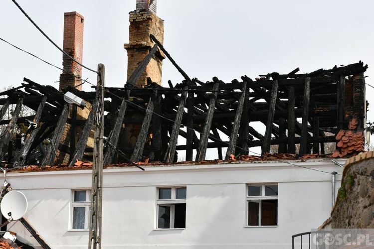 Pożar plebanii w Jakubowie już ugaszony