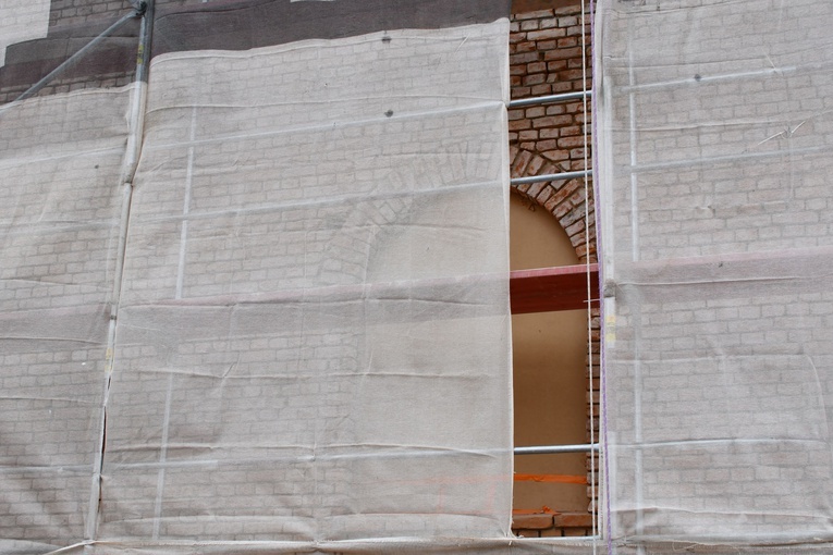 Remont elewacji Domu Miłosierdzia Bożego