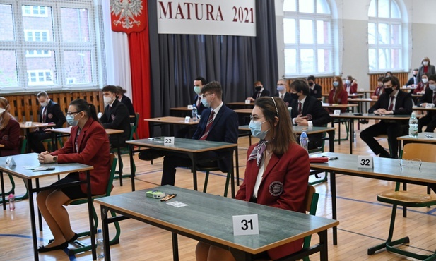 Matura 2021: Na egzaminie z polskiego "Lalka" i "Ziemia obiecana"