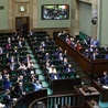 Nowy sondaż: PiS wygrywa, ale z takim wynikiem nie mógłby samodzielnie rządzić