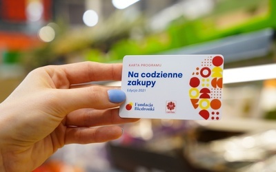 10 tys. potrzebujących seniorów z kartami na zakupy