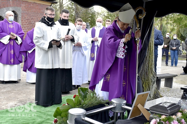 Pogrzeb Janusza Psiuka, wieloletniego zakrystianina świdnickiej katedry